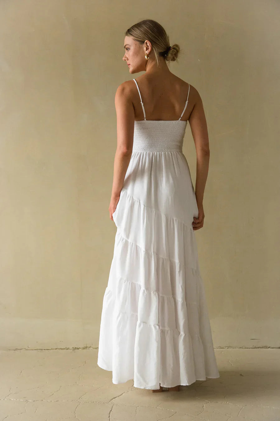 Donna Twist Front Tiered Maxi Dress